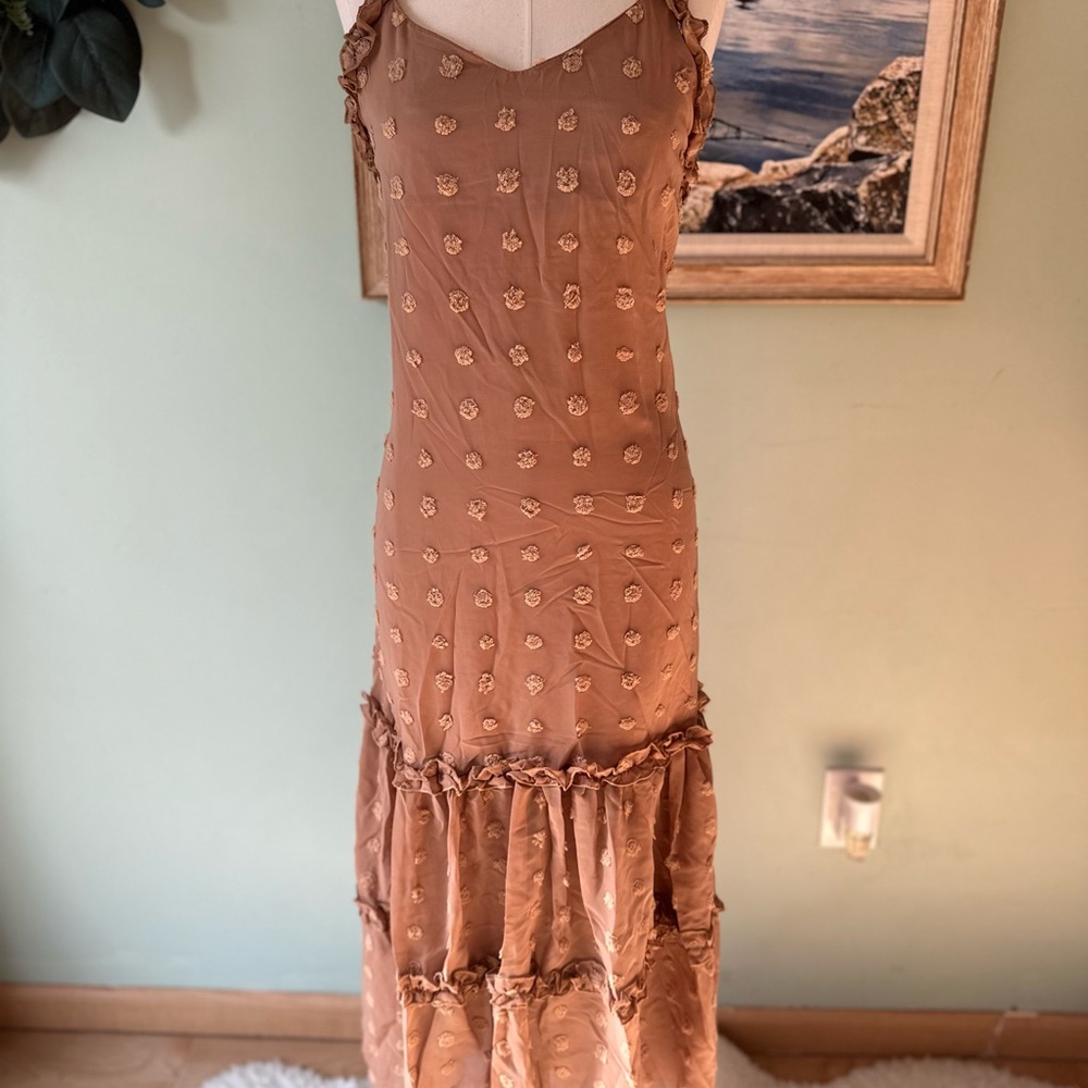 Elegant Tan Sleeveless Dress